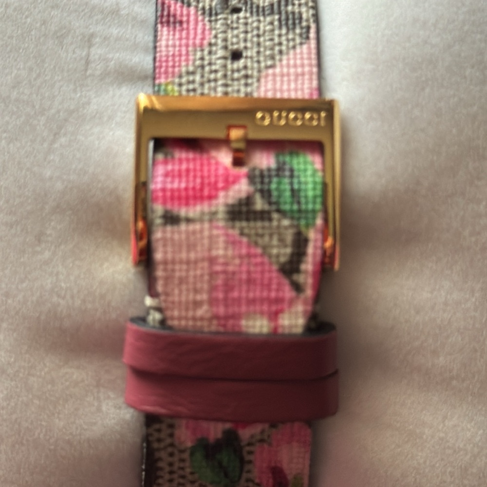 🌺🌸GUCCI BLOOMS TIMELESS WATCH🌸🌺 - Picture 11 of 12